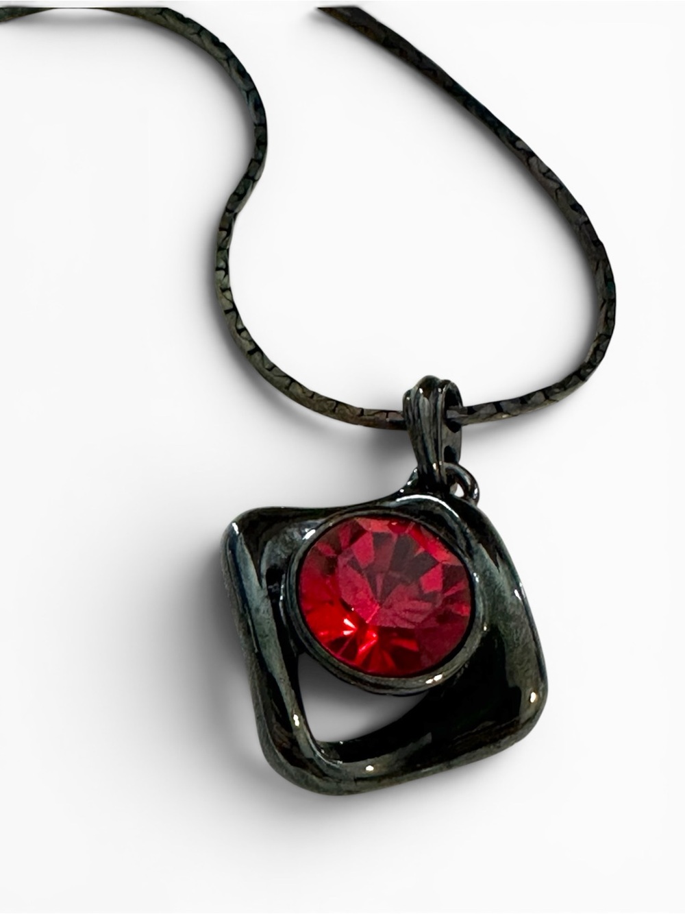 Yves Saint Laurent YSL Gunmetal Red Crystal Necklace Signed Adjustable Rare - Picture 1 of 15